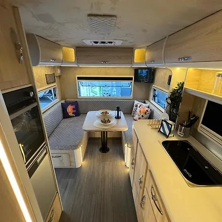 Renka Holidays And Caravans 호텔